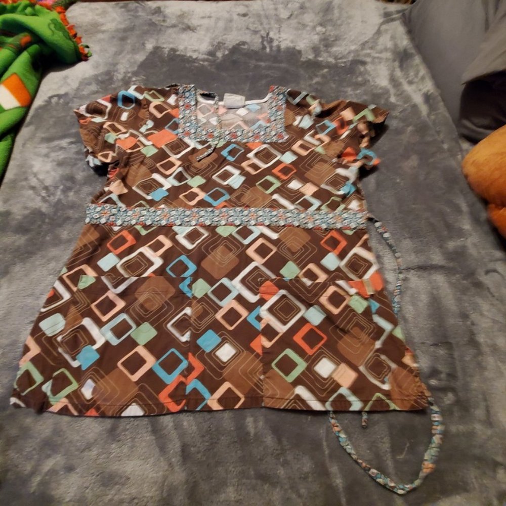Scrub top